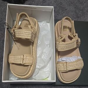 NWT Steve Madden Women's Cream Sandals